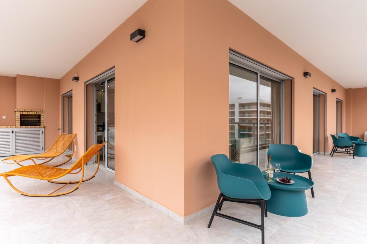 Sunny Brand New 2-Bedroom Apt - 500M From Praia Da Rocha With Ac And Pool! ポルティマン エクステリア 写真