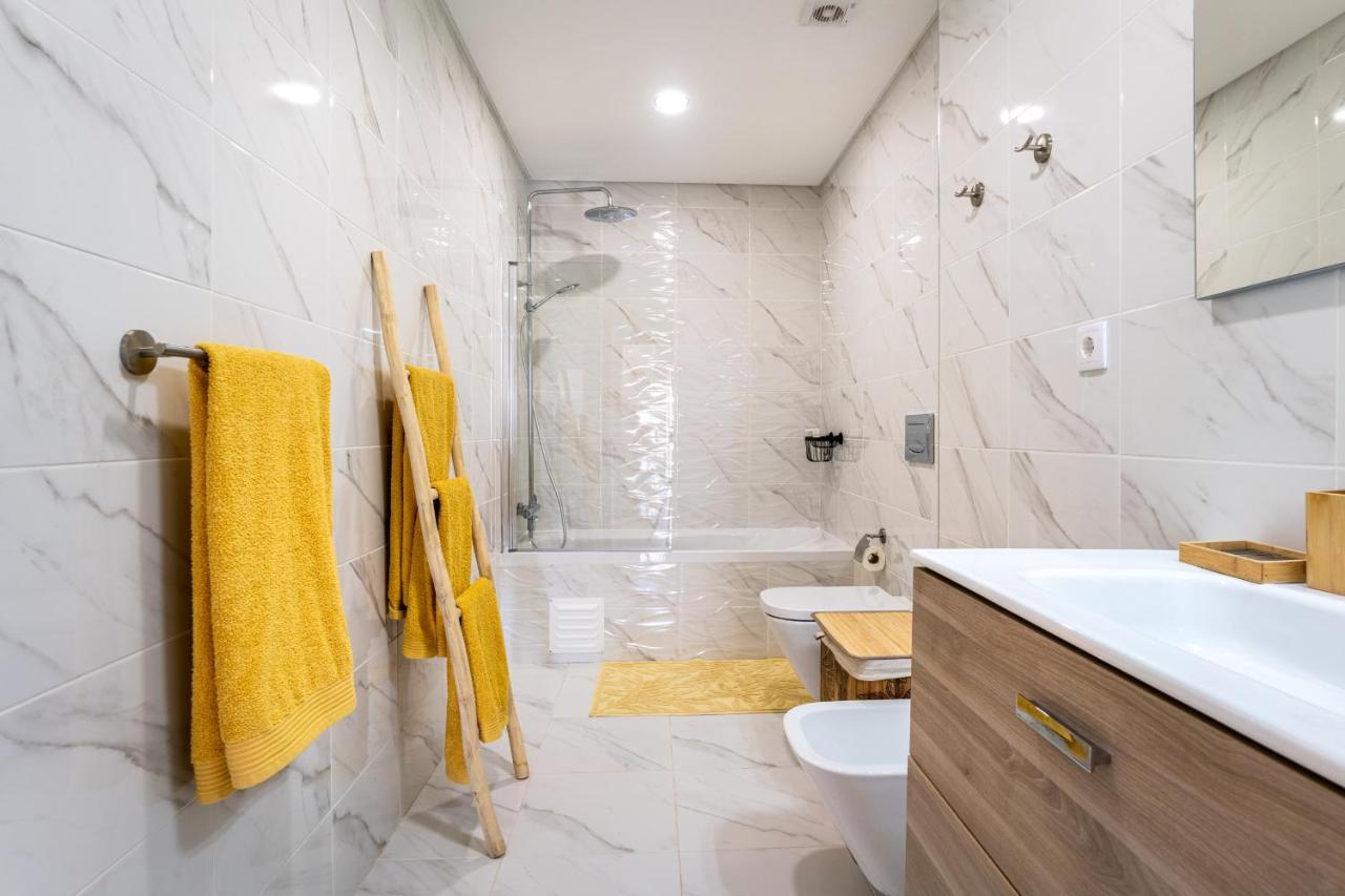 Sunny Brand New 2-Bedroom Apt - 500M From Praia Da Rocha With Ac And Pool! ポルティマン エクステリア 写真